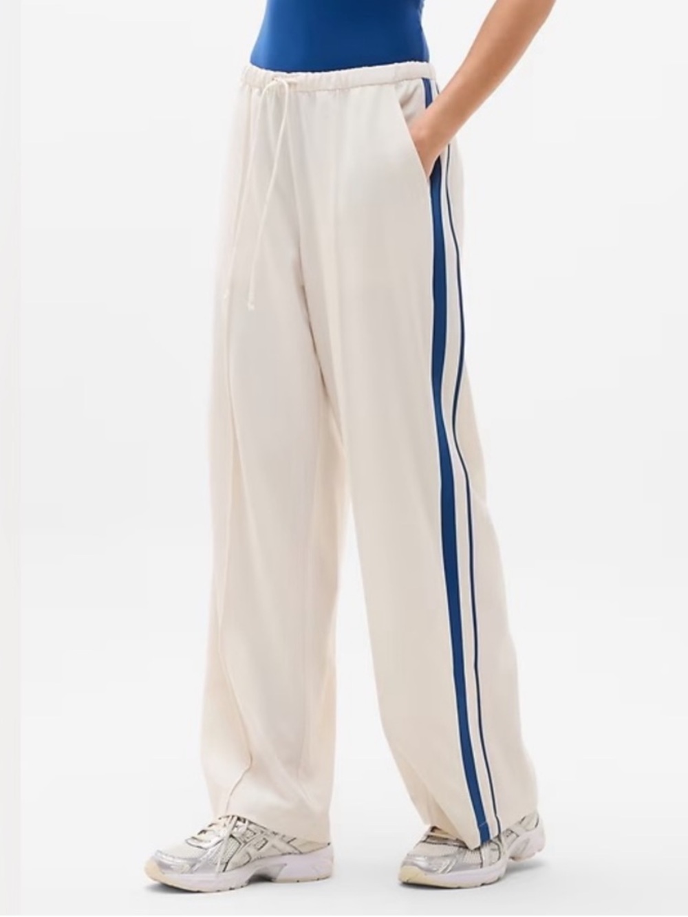 Athleta MVP Side Stripe Pant NWT Size M Women’s Pants New With Tags